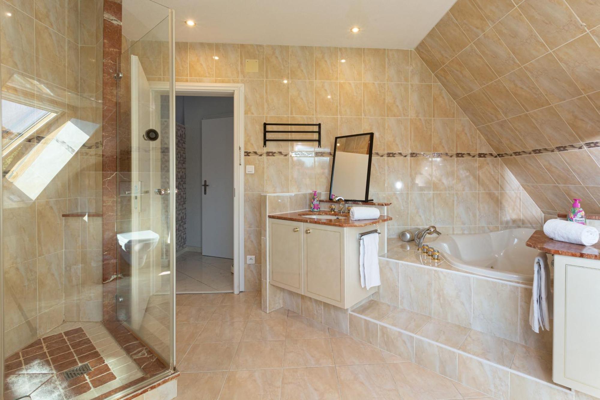 Gites Spa Strasbourg - Villa Ours - Spa Prive, Sauna, Borne D'Arcade, Babyfoot Ittenheim Екстер'єр фото