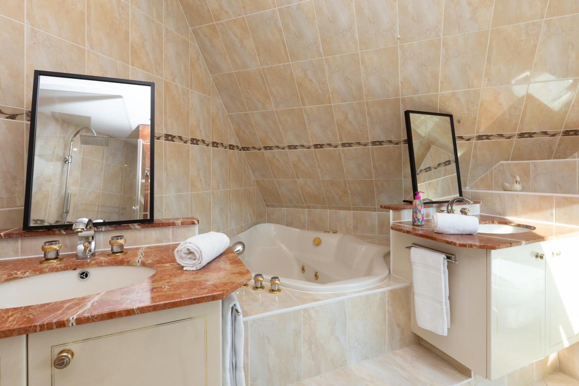 Gites Spa Strasbourg - Villa Ours - Spa Prive, Sauna, Borne D'Arcade, Babyfoot Ittenheim Екстер'єр фото